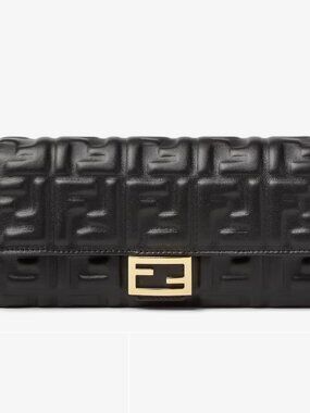 Baguette continental wallet with chain shoulder strap